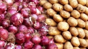 Read more about the article ورود تعاون روستایی به بازار محصولات کشاورزی؛ قیمت سیب‌زمینی و پیاز تثبیت شد