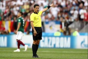 Read more about the article علیرضا فغانی برای سومین بار بهترین داور آسیا شد و چشم به جام جهانی ۲۰۲۶ دارد