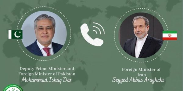 وزرای خارجه ایران و پاکستان درباره صلح منطقه‌ای گفت وگو کردند