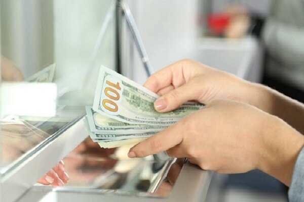 محدودسازی رسمی ارز ۲۸۵۰۰ تومانی و هم‌گرایی نرخ‌های مرکز مبادله