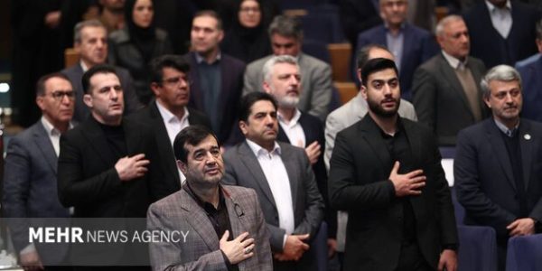 یک مربی مطرح دنیا هم حرف می زند مورد هجوم قرار می گیرد