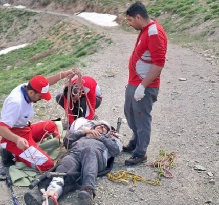 نجات دو مصدوم در چهل‌چشمه دیواندره پس از ۹ ساعت عملیات
