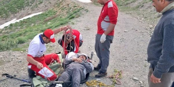 نجات دو مصدوم در چهل‌چشمه دیواندره پس از ۹ ساعت عملیات